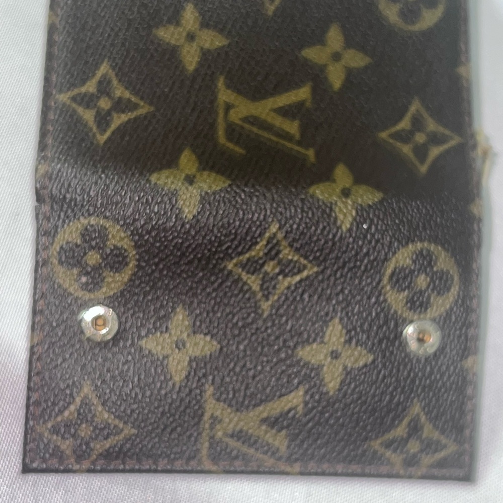 Louis Vuitton Monogram Key Holder with Gold Accents - Picture 7 of 9